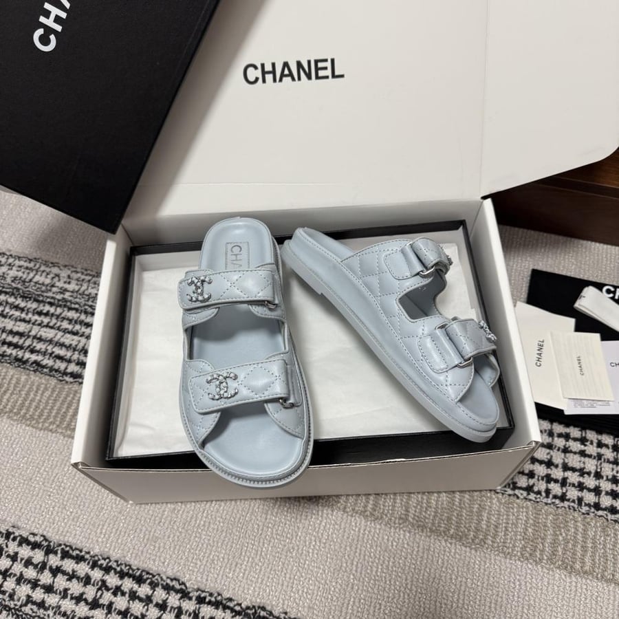 CHANEL SLIDES