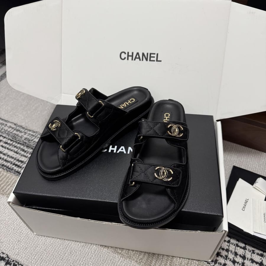 CHANEL SLIDES