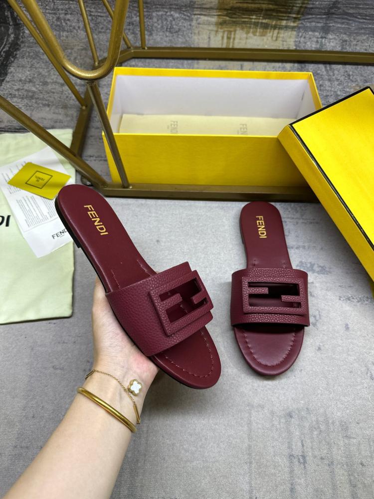 FENDI SLIDES