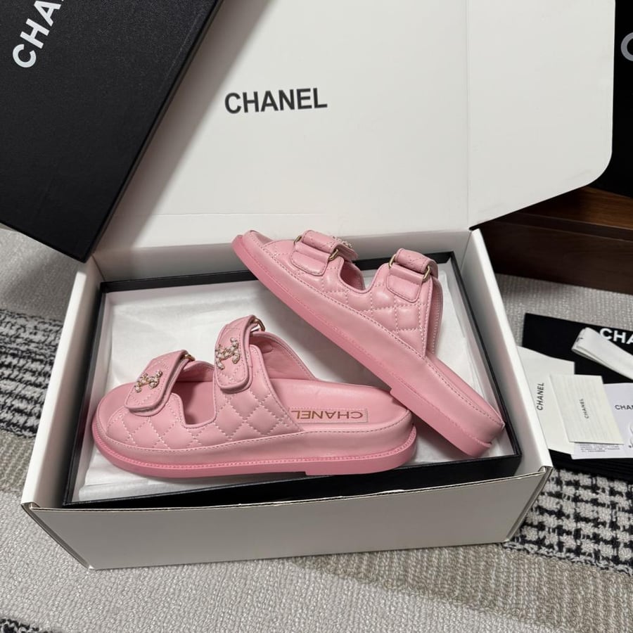 CHANEL SLIDES
