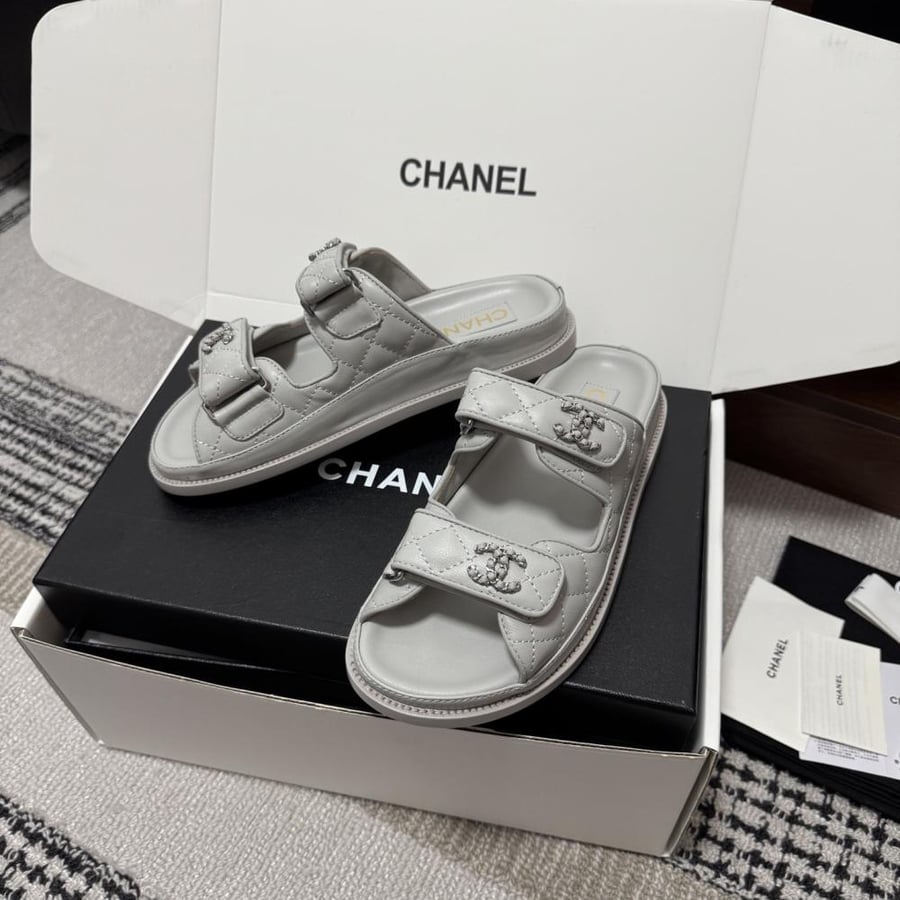 CHANEL SLIDES