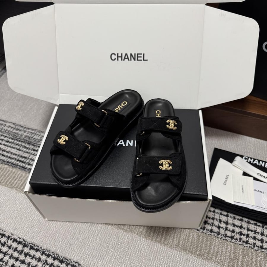 CHANEL SLIDES