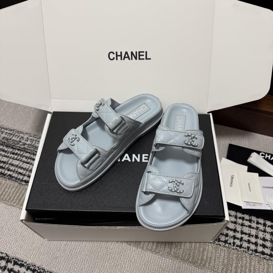 CHANEL SLIDES