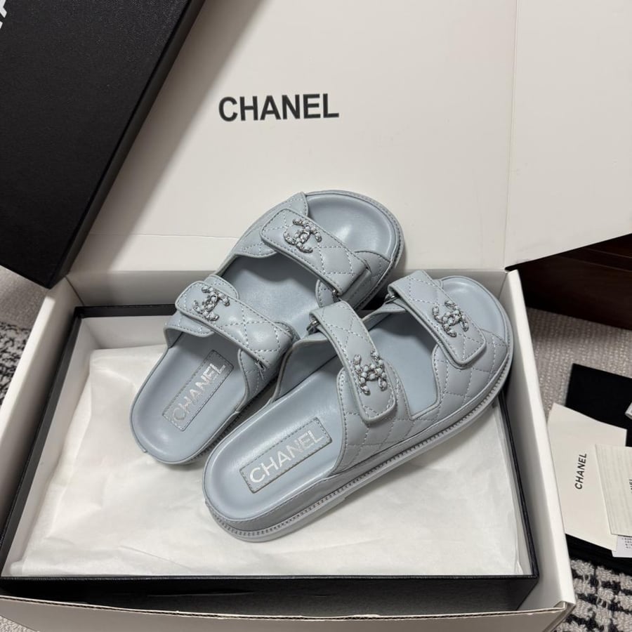CHANEL SLIDES