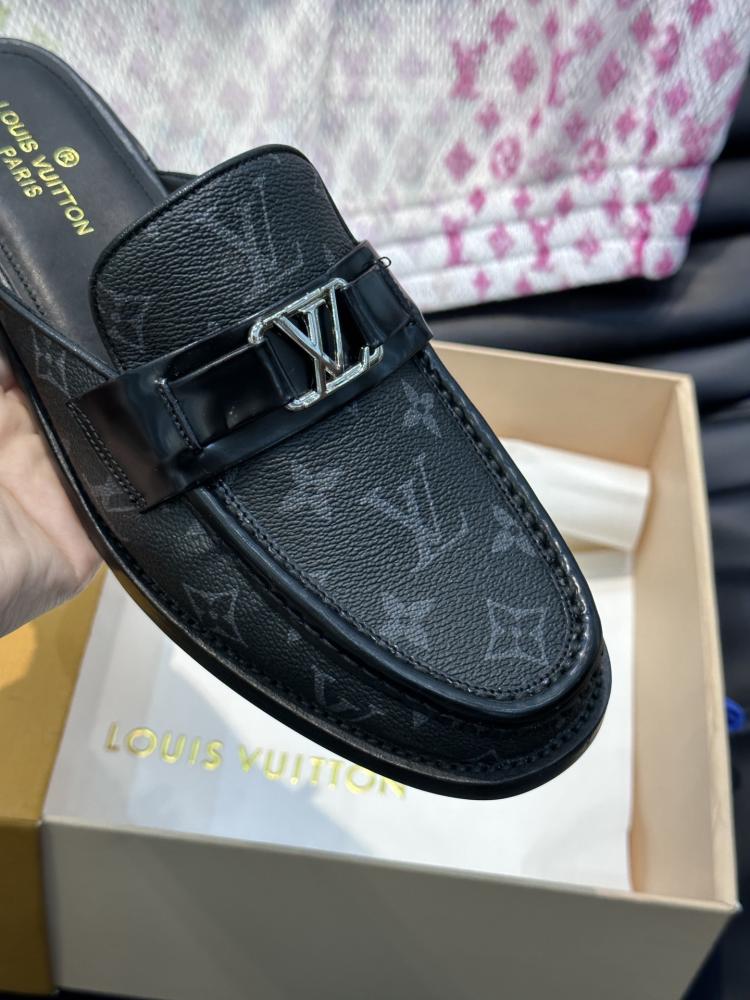 LOUIS VUITTON SLIDES