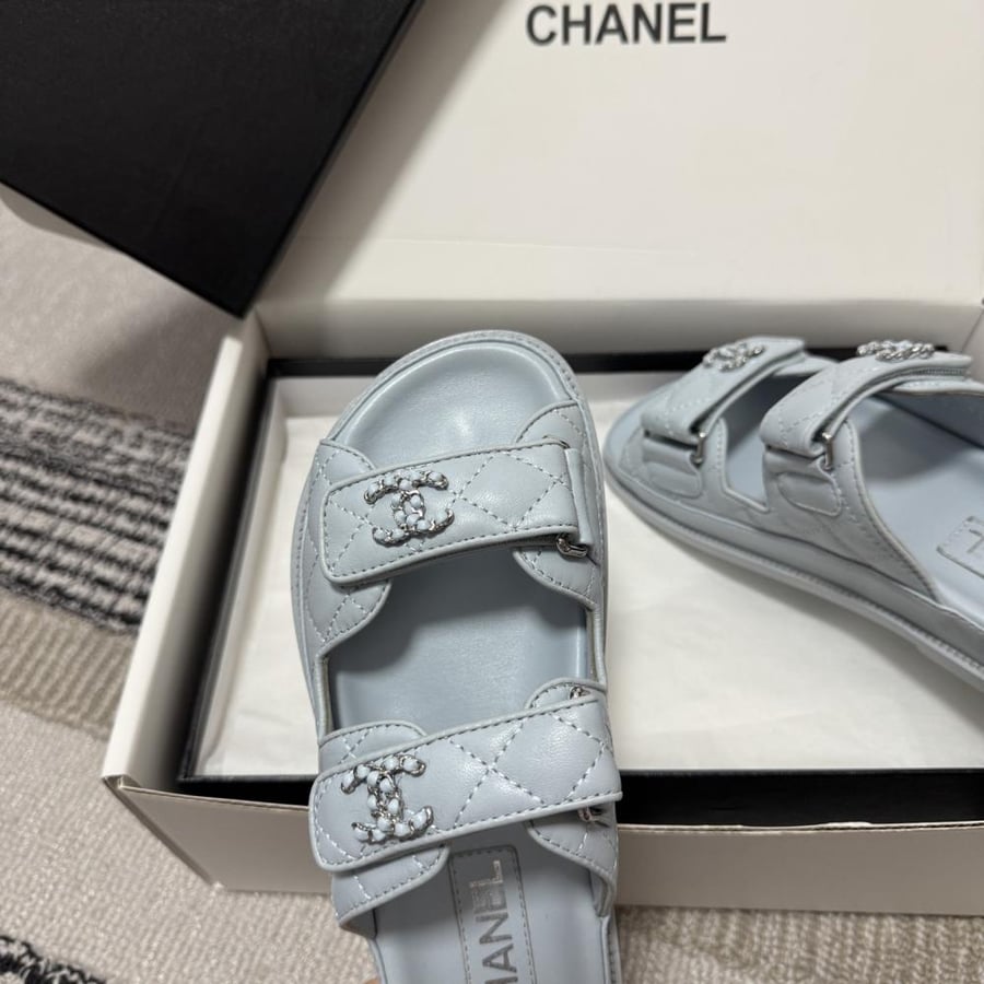 CHANEL SLIDES