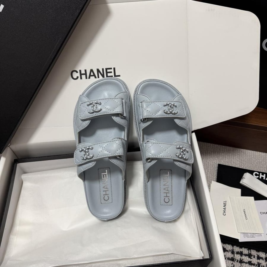 CHANEL SLIDES