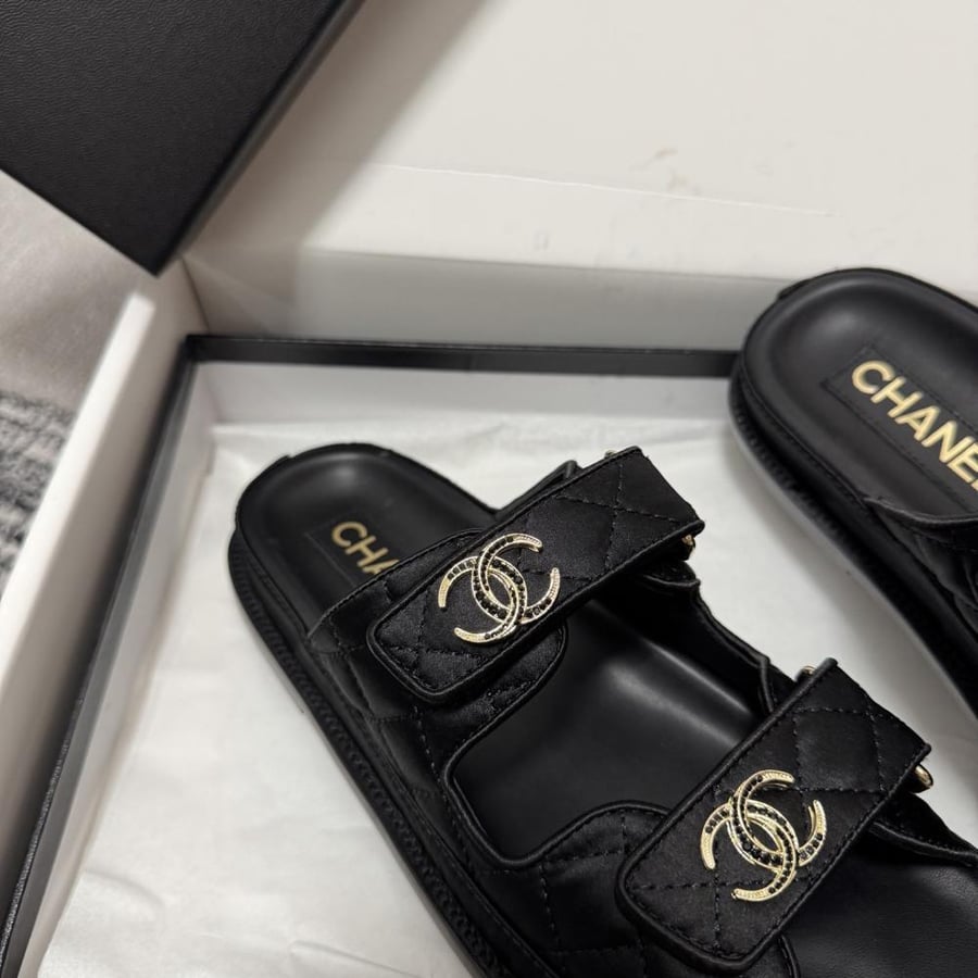 CHANEL SLIDES