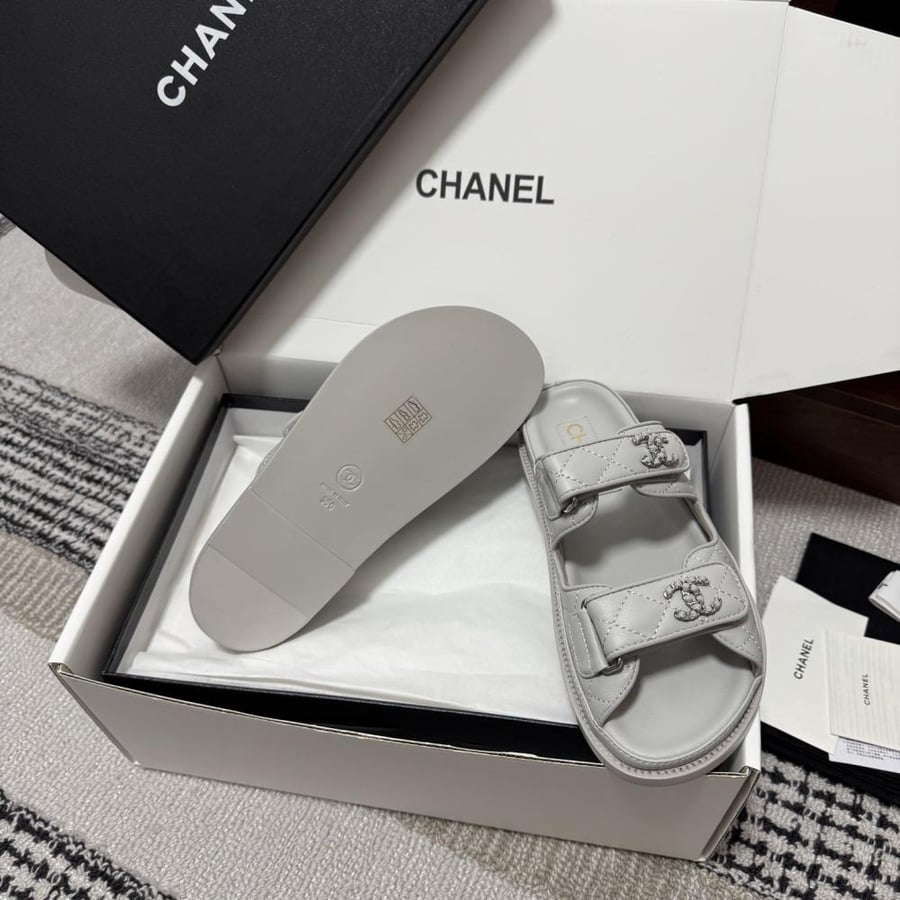 CHANEL SLIDES