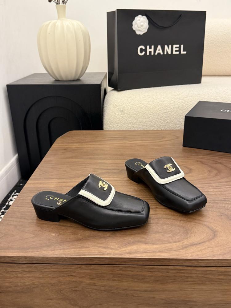 CHANEL SLIDES