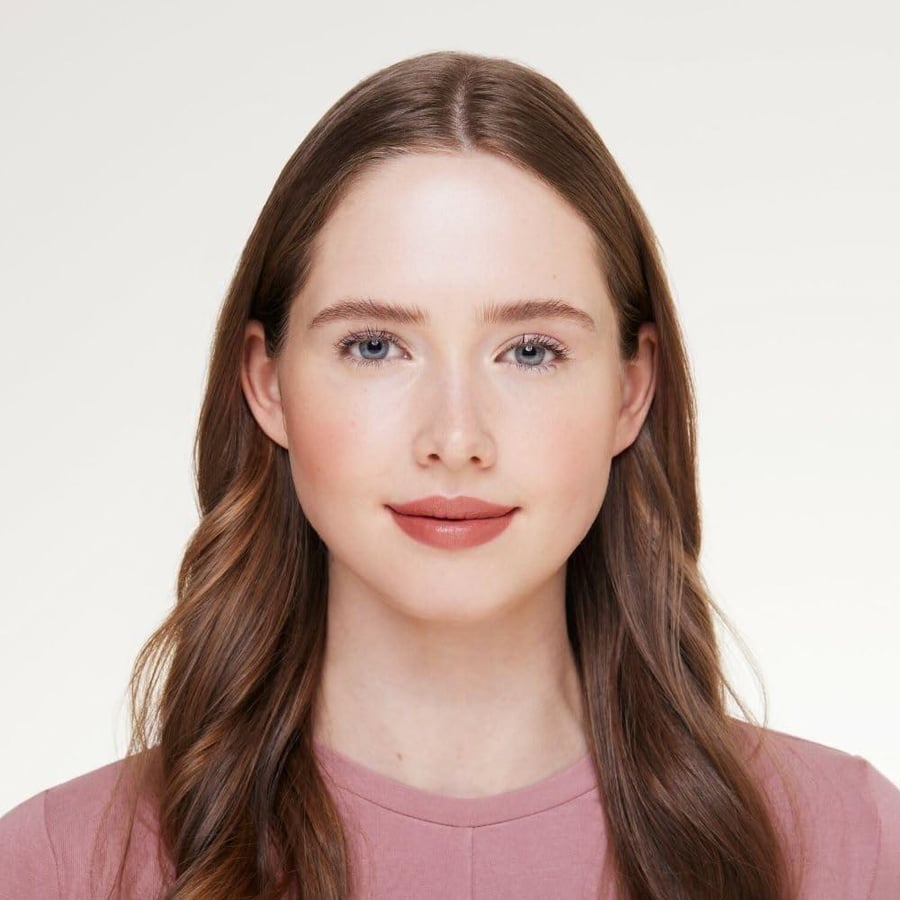 Essence Hydra Matte Lipstick Brown 402 – a matte brown lipstick with a long-lasting, hydrating formula and high staying power.