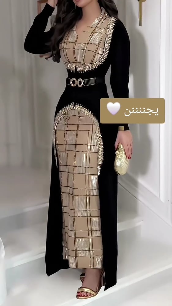 فستان سهرة باللون الأسود الذهبي