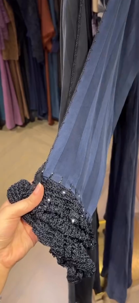 كوبرو طبيعي ١٠٠٪ مطرزة بخيوط الكوروشيه  اليدوية