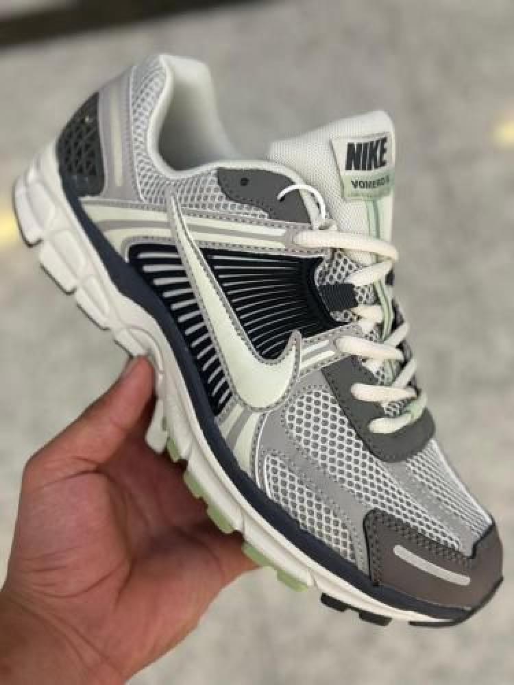 Nike Zoom Vomero 5