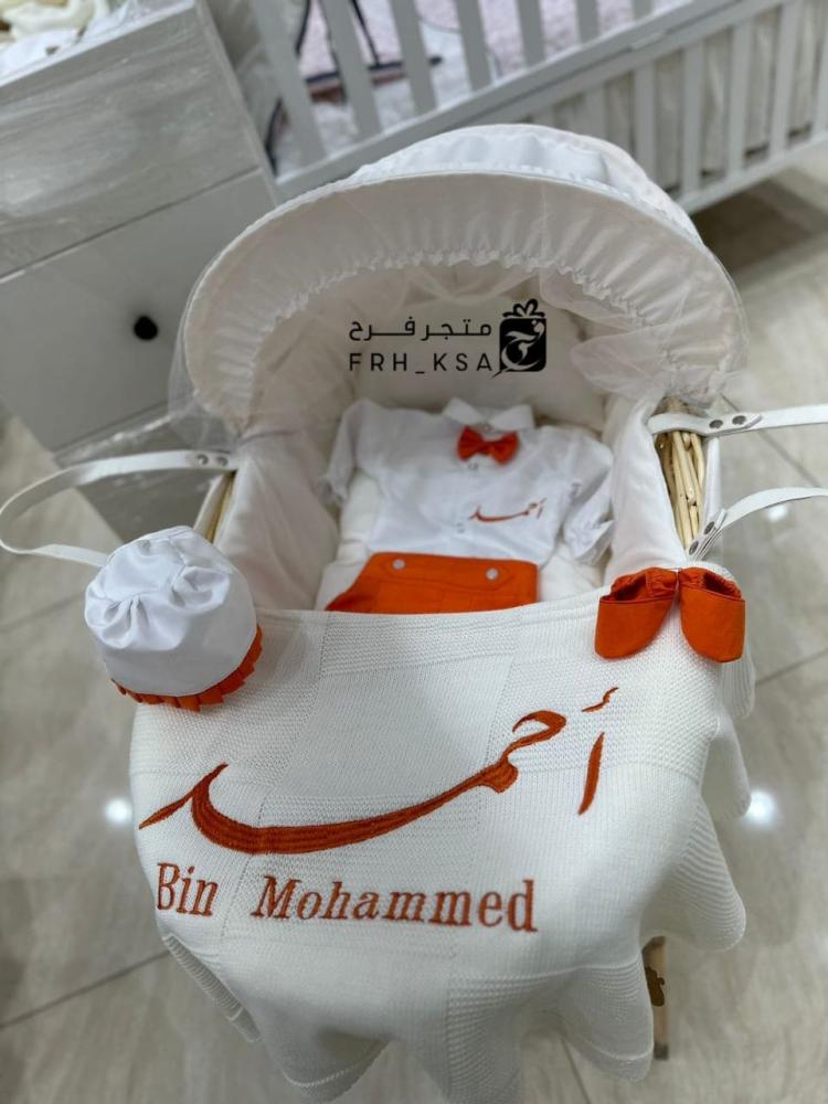 ملابس اطفال حديثي الولادة