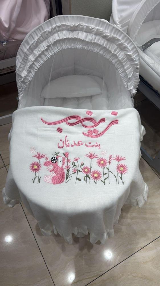 طقم فستان فيونكه استقبال مواليد بالاسم من متجر فرح