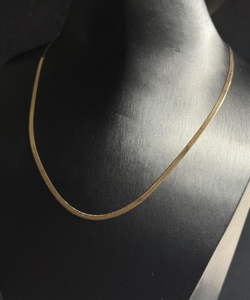 Flat yellow gold necklace 18 karat