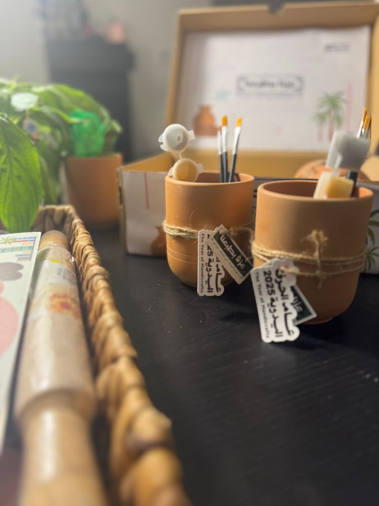 Pottery coloring activity 3 pieces