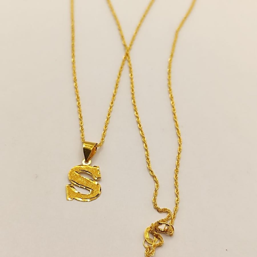 Necklace 18 inches 18k
