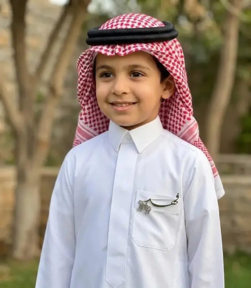 بروش أطفال ملكي بالاسم مع رسمة الأسد