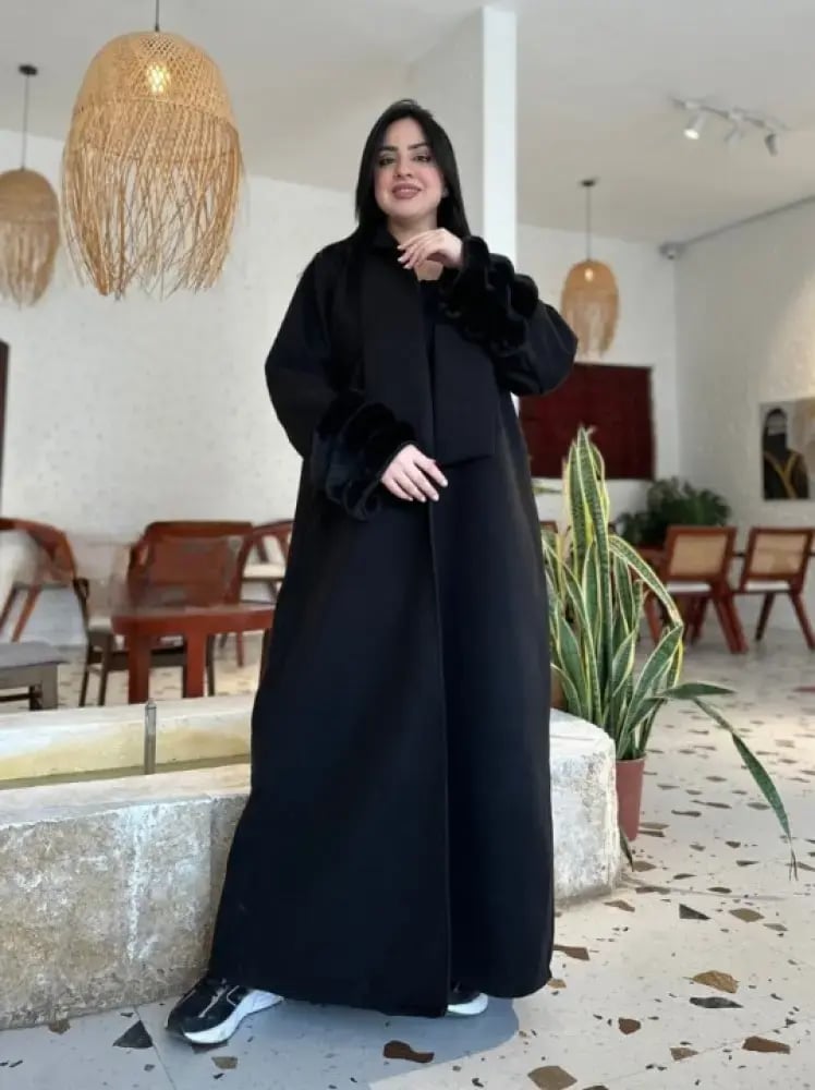 فروة نسائية شتوية من الجوخ الفاخر بأكمام فرو ناعم