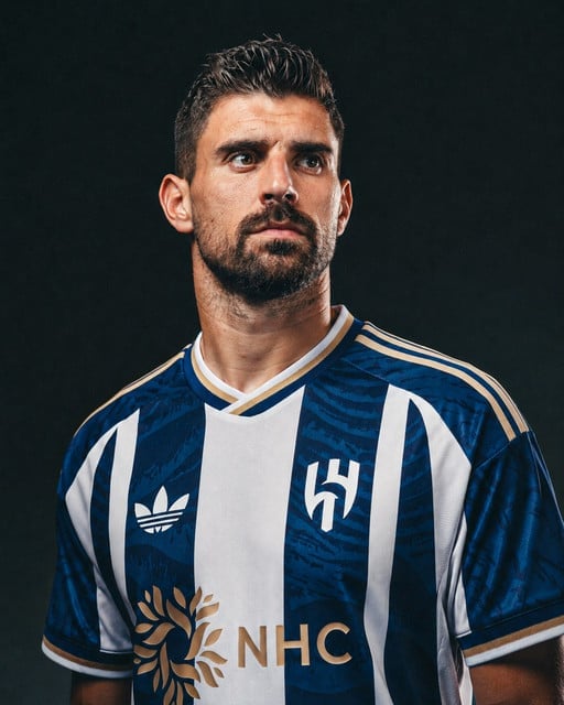 قميص الهلال الريترو × اديداس | تصميم كلاسيكي حصري 2026