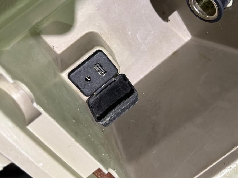 درج وسطي USB 11-13