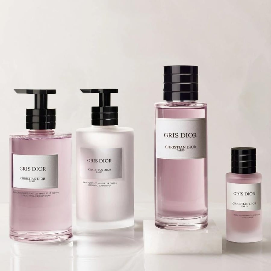 طقم ديور هدايا فاخر (جريس ديور 200مل +معطر شعر جريس 40مل +بودي كريم معطر 200مل+شاور جل منعش 200مل)