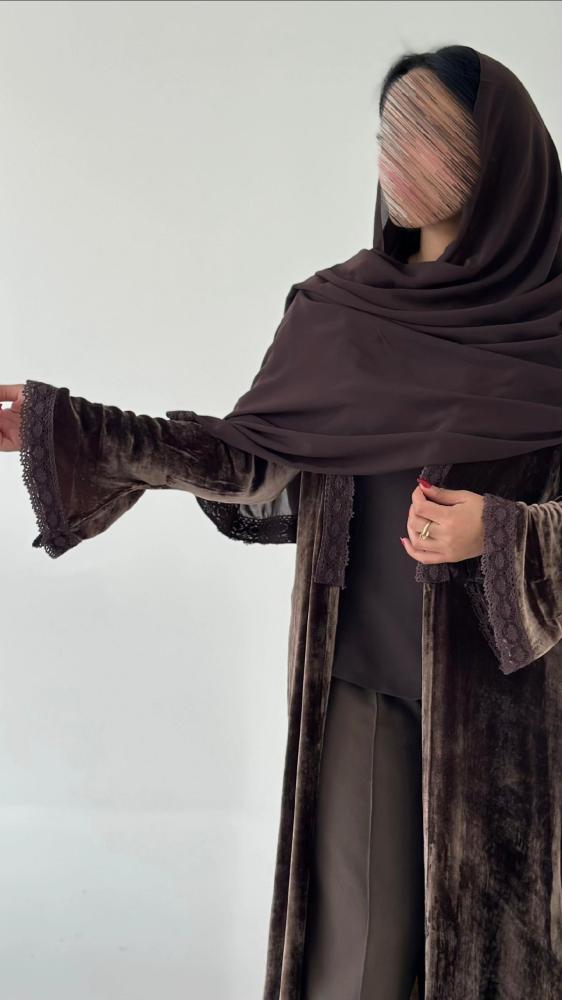 عباية شتويه مميزه بمخمل انيق ومريح