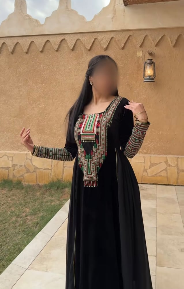 جلابية نسائية حسب الطلب