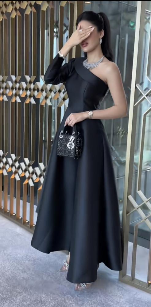 فستان اسود