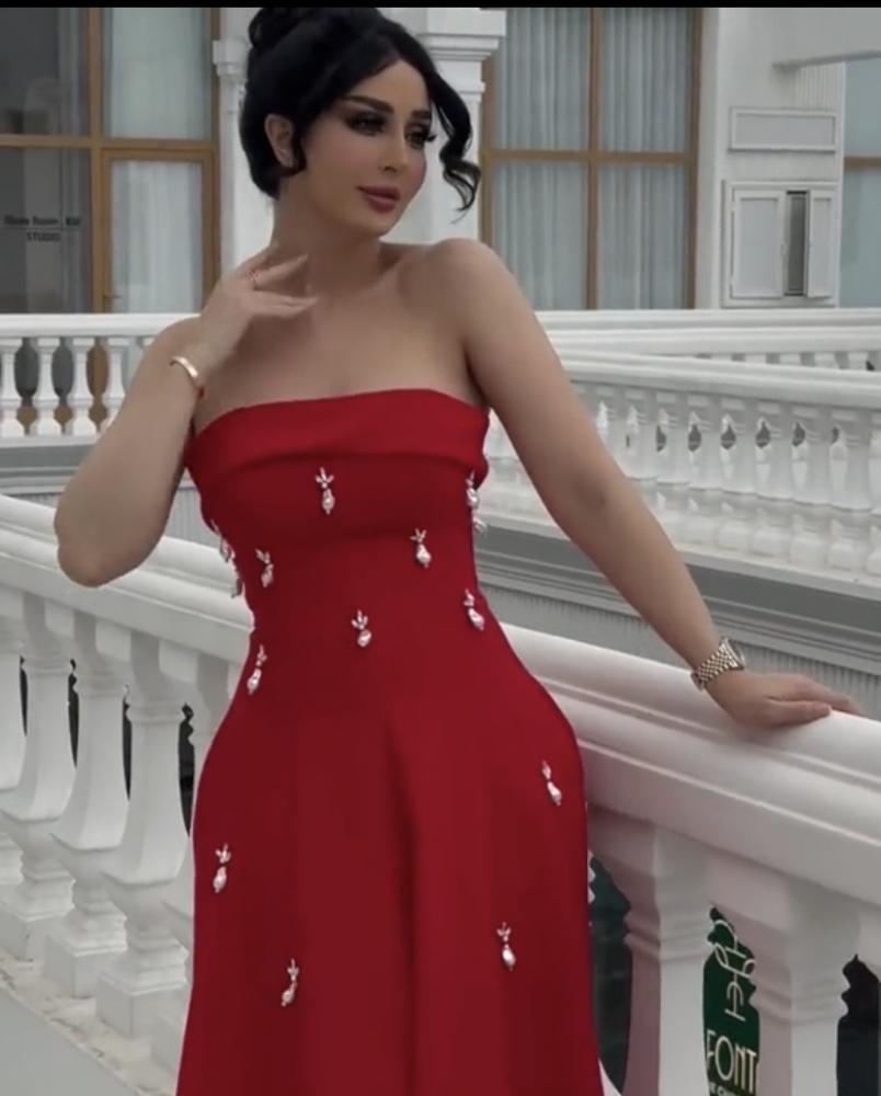 فستان الينا
