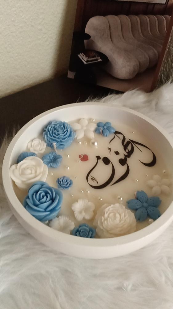 شمعه تخصيص بالاسم  اللون حسب الطلب