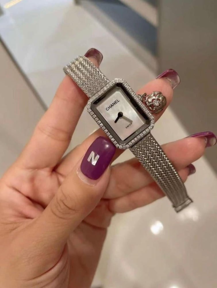 هدايا نسائية ساعة ماركة شانيل