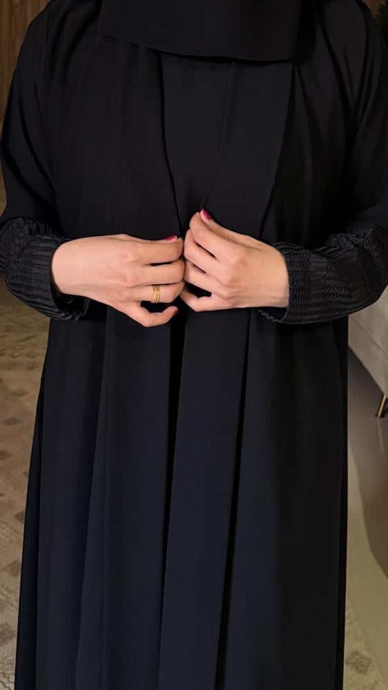 عبايه الدانتيل 2 ( نقشة مختلفة)