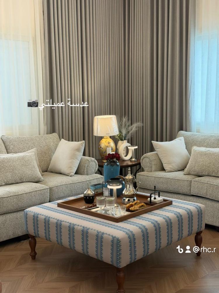 طاولة عثمانية أنيقة بتصميم كلاسيكي