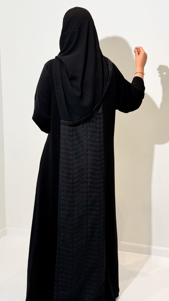•عباية زباريق – النسيم