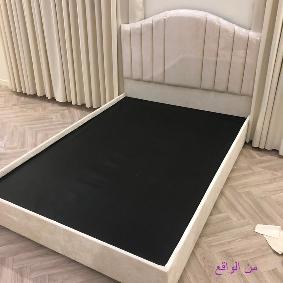 سرير لونا بتصميم مقوس هادئ