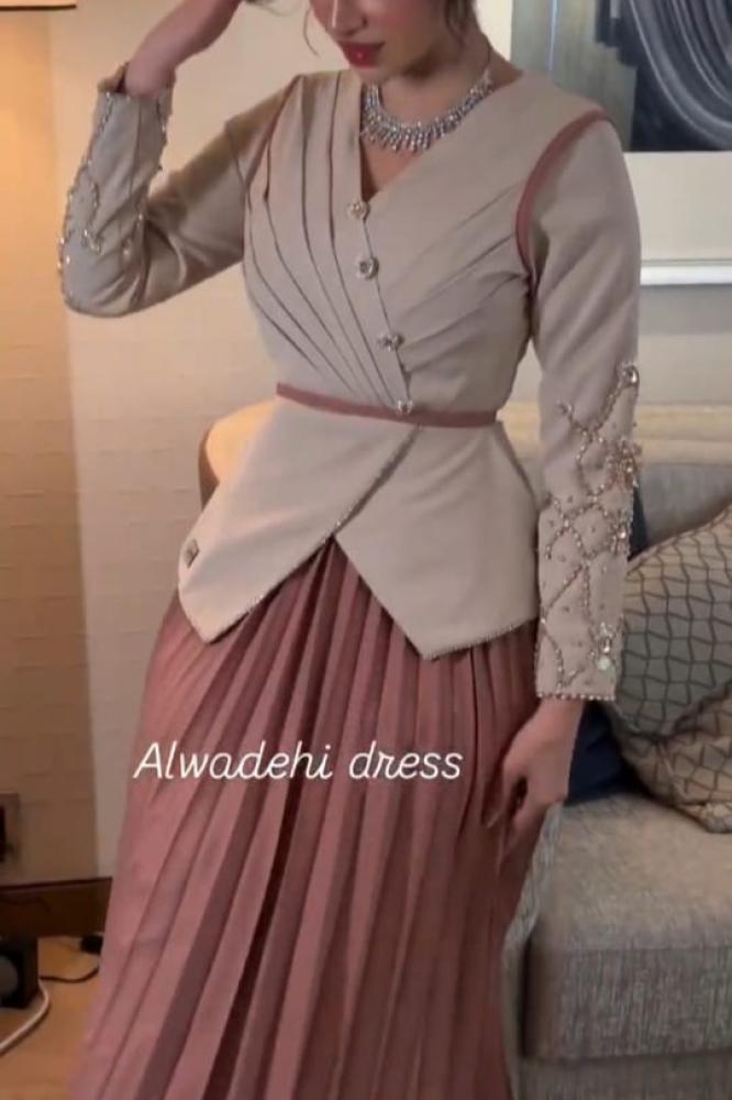 فستان سهرة باربي مع كسرات بيلسيه بتطريزات يدوي