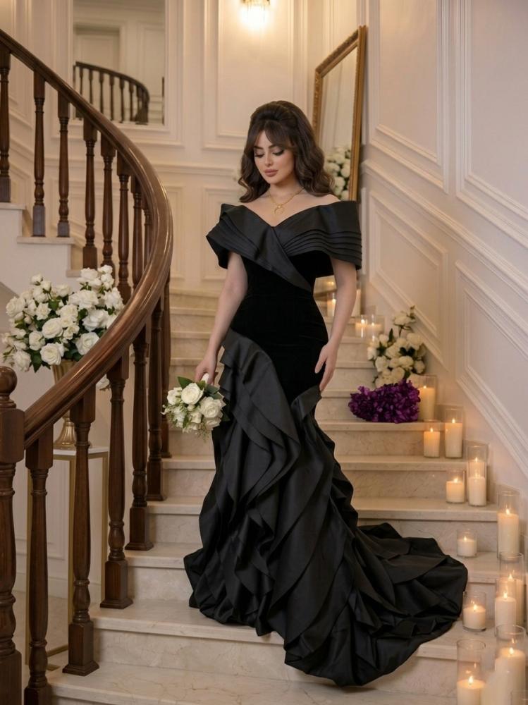 فستان سهرة كرب فيراري كلوش اسود