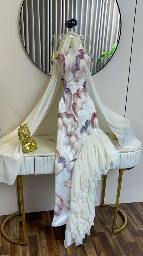 Evening dress double flared decorated with colorful embroidery with side layers