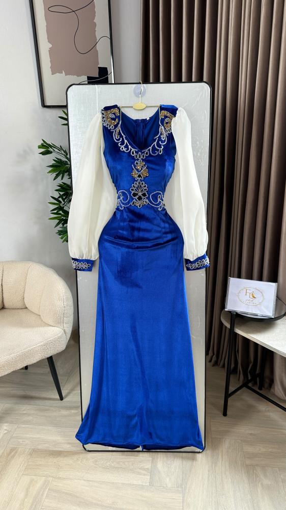 فستان سهرة ازرق مخمل بتطريز يدوي أنيق