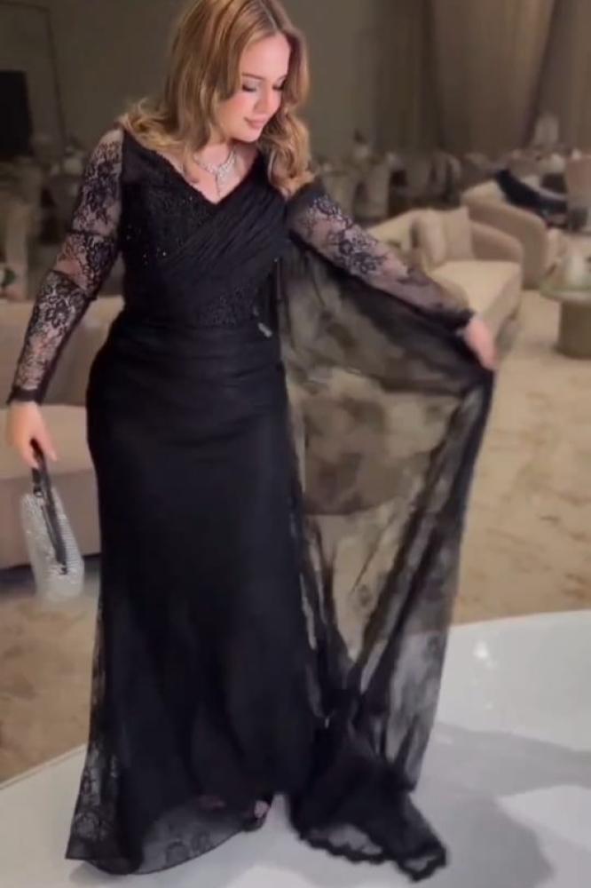 Elegant black lace evening dress