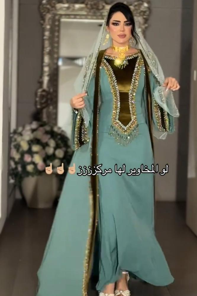 مخور فخم مع تداخلات مخمليه