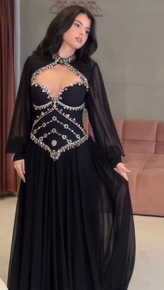 فستان سهرة اسود شيفون جورجيت بتطريزات يدويه براقه