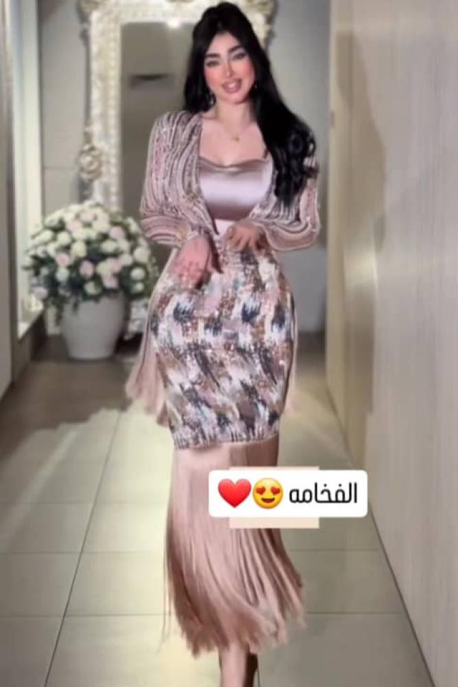 فستان سهرة فخم مطرز بلمسات عصرية وهدب  أنيق