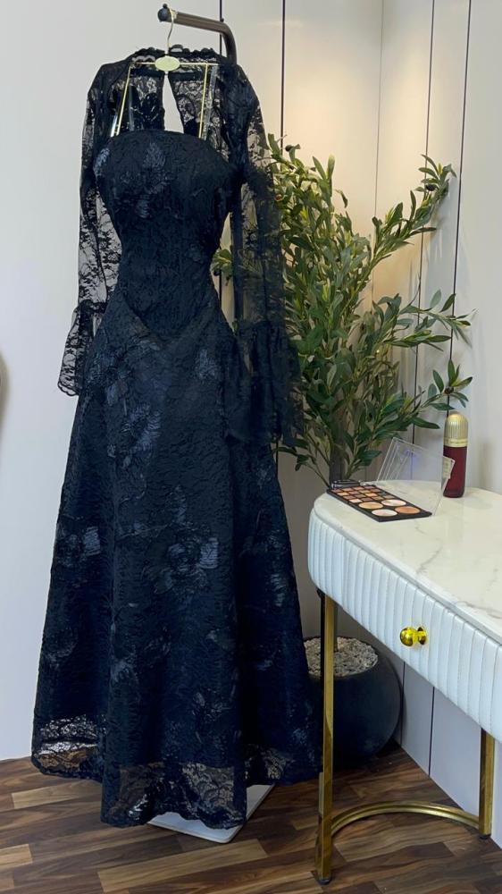 Lace corset dress with a crinkled lining