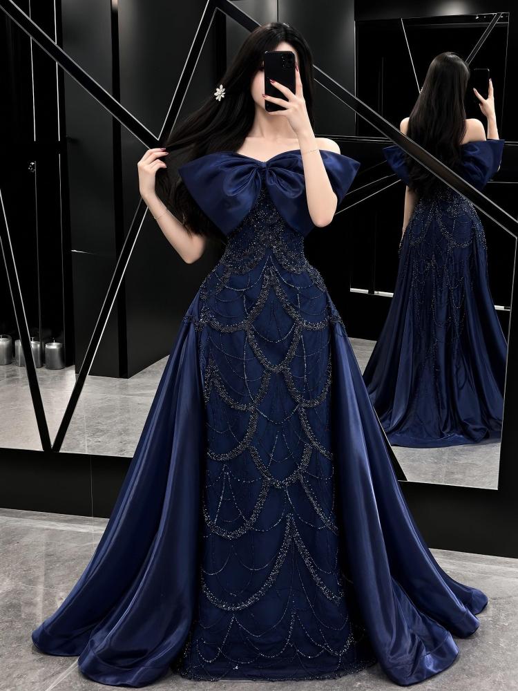 فستان سهرة سلاسل على ذيل ميكادو لمعه
