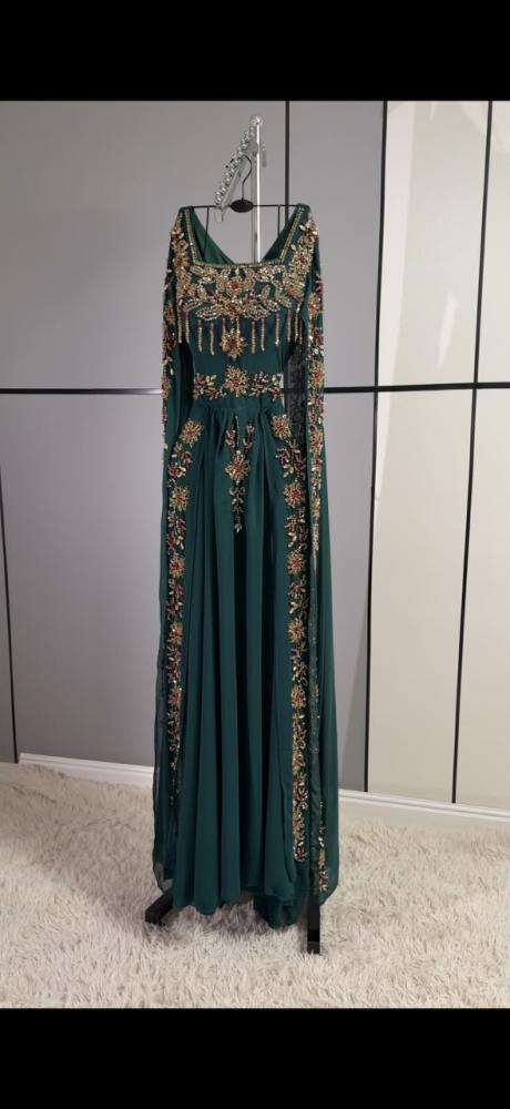 جلابيه سهرة شيفون مبطن بتطريزات يدوية دقيقة