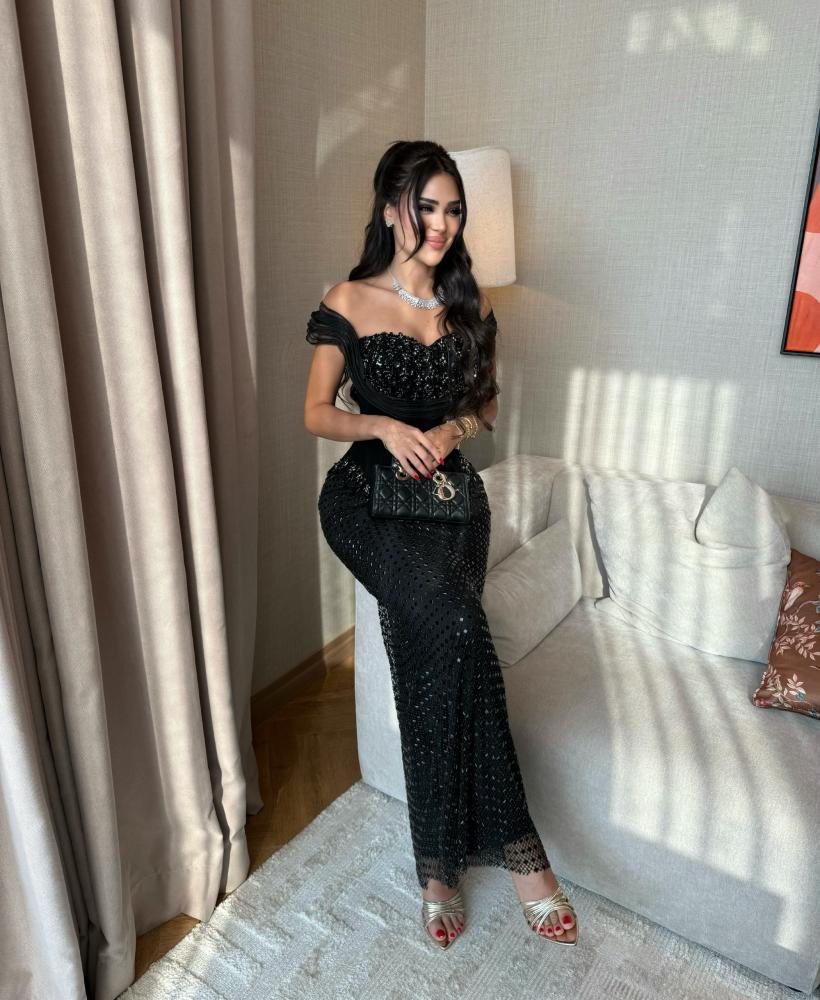 فستان سهرة اسود زركون على جازار بتصميم جذاب